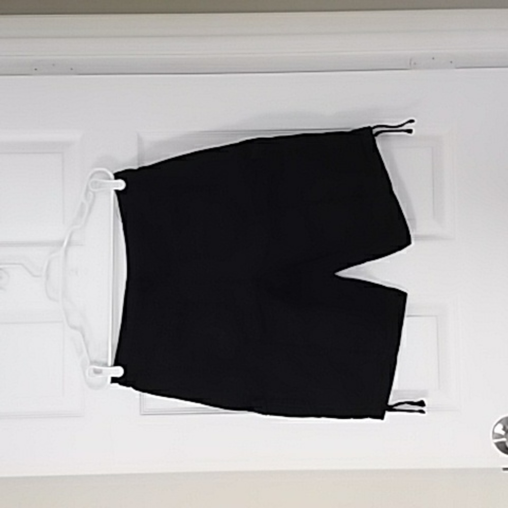 Shorts - Picture 2 of 3